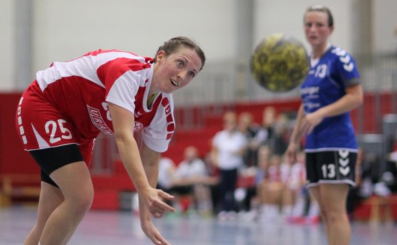 Abschied einer Institution: Kirsten Simon war im Heimspiel gegen den TV Schifferstadt letztmals für den FSV Mainz 05 im Einsatz. Die langjährige Kreisläuferin der Ersten Mannschaft war in der aktuellen Runde nur noch gelegentlich im Oberligateam zu sehen, jetzt steigt sie aus.