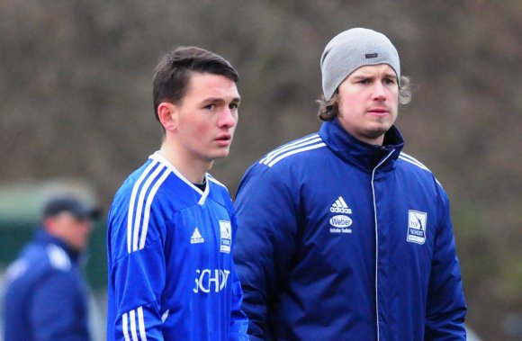 Bleibt auch in der nächsten Saison Trainer der U19 des TSV Schott Mainz: Christian Bolm (r.).