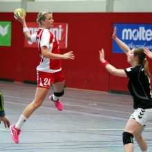 Die Zukunft bei Mainz 05 geklärt, das Selbstbewusstsein steigt nochmal an: Kapitänin Laura Schmitt war in der ersten Halbzeit gegen Union Halle-Neustadt mit einigen Rückraumschüssen 