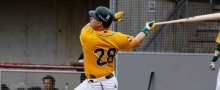 Im ersten Inning lief es noch glänzend: Mike Larson schaut in dieser Szene seinem Homerun hinterher, Max Boldt ließ gleich darauf den zweiten folgen.
