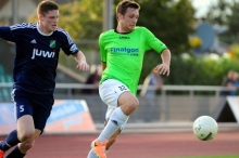 Viermaliger Torschütze beim Ingelheimer 8:0 gegen Eintracht Herrnsheim: Nicolaj Simon (r.)