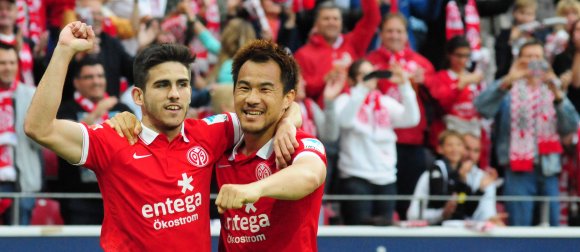 Jairo kam, schoss und traf mit seinem zweiten Ballkontakt zum 2:0, auch zur Freude von Toptorjäger Shinji Okazaki.