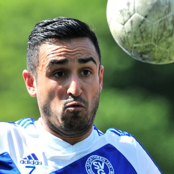 Wurde zehn Minuten vor dem Ende auf dem Weg zum möglichen 1:0 von den Beinen geholt: SVG-Stürmer Babak Keyhanfar.