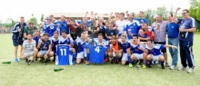 Die Meisterelf und ihre Macher: Der SV Klein-Winternheim darf kommende Saison wieder in der Bezirksliga spielen.