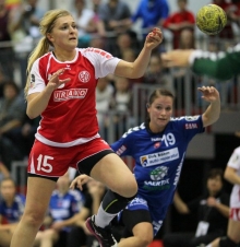 Christine Maric stand in der vergangenen Saison zwar in den allermeisten Spiel im Kader, war aber wegen Verletzungen und ihren Folgen kaum einmal voll einsatzfähig. Nun hofft sie in ihrem dritten Jahr bei Mainz 05 auf eine weniger problematische Spielzeit und eine entsprechend tragendere Rolle im Team.