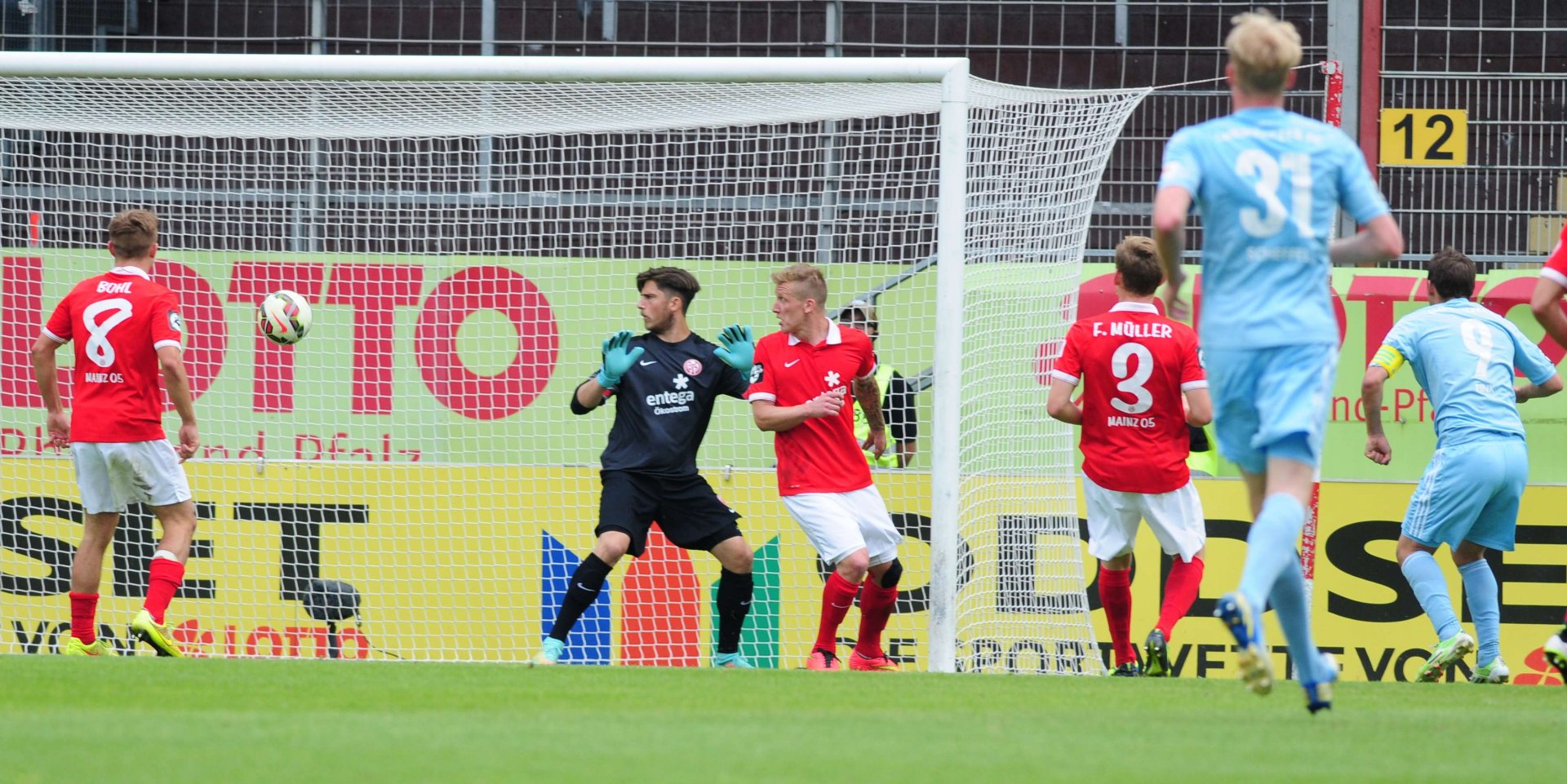 Beim Gegentreffer durch Anton Fink (Nummer 9) waren 05-Towart Jannik Huth und seine Vorderleute machtlos. Letztlich war es auch egal. Als der Schlusspfiff ertönte...