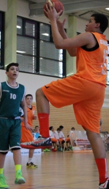 Janik Sheriff (r.) ist eines der Talente aus dem Basketball-Projekt des TSV Schott, die bereits ihren Weg zum ASC Mainz gefunden haben.