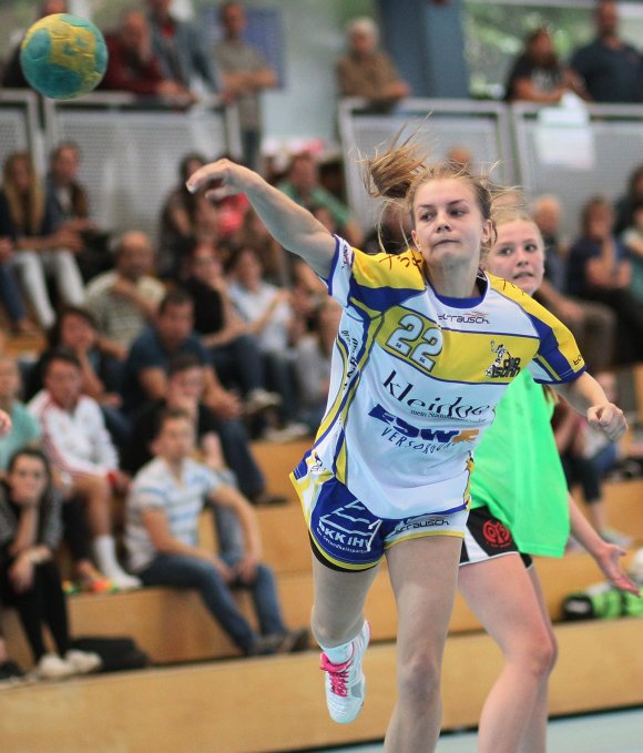 Hanna Duchon, eine der Neuzugänge von der TG Bad Soden im Bretzenheimer Team, trug zwei Treffer zum erneut knappen Verlauf des A-Jugend-Derbys bei.