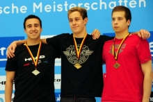 Hatte allen Grund zum Strahlen: Niklas Wiesner gewann Silber über 200 Meter Brust hinter Leo Schmidt (Berlin) und Timm Kielinski (Hannover).