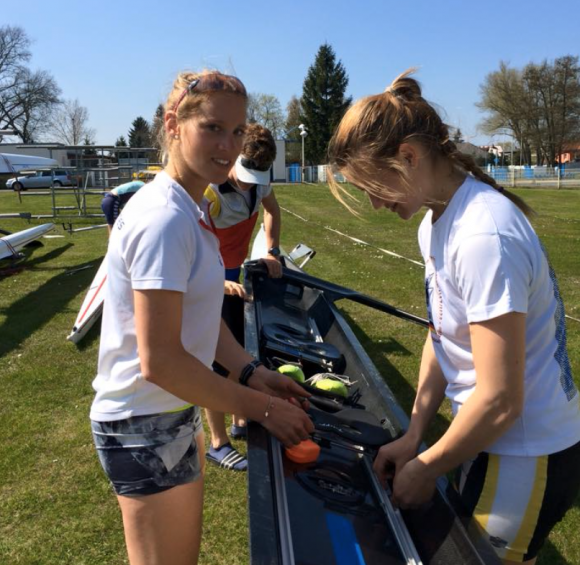Angriffslustig: Anna-Maria Götz (links) kämpft in Ratzeburg um das Ticket zur Universade in Südkorea, Karolina Farr um die Fahrkarte zur U23-WM.