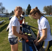 Angriffslustig: Anna-Maria Götz (links) kämpft in Ratzeburg um das Ticket zur Universade in Südkorea, Karolina Farr um die Fahrkarte zur U23-WM.