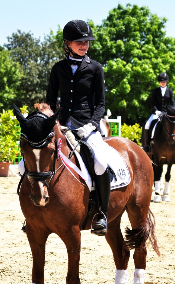 Die 14-jährige Helena Piechotka, hier auf ihrem Pony Dr. Cox, gehört künftig dem Regionalkader an.