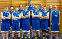 Treten für die DJK an (v.l.): : Jörg Leinhaas, Matthias Schäfer, Uwe Seiffert, Christian Puscher, Kai Findeisen, Christian Ebenrecht, Philipp Rinder, Enno Wittstock, Michael Arnold, Peter Rosenbauer und Nik Koltai (es fehlen Tobias Lehr und Kai Schell).