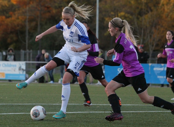 Durch diese Saison sind Chiara Loos (l.) und die Schott-Frauen bislang ohne Punktverlust geeilt. In der Zweiten Liga werden sich die Mainzerinnen umstellen müssen.