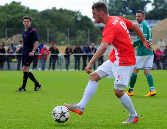 An sofort hinten links: Marc Wachs durchläuft in der U23-Vorbereitung einen Umschulungsprozess.